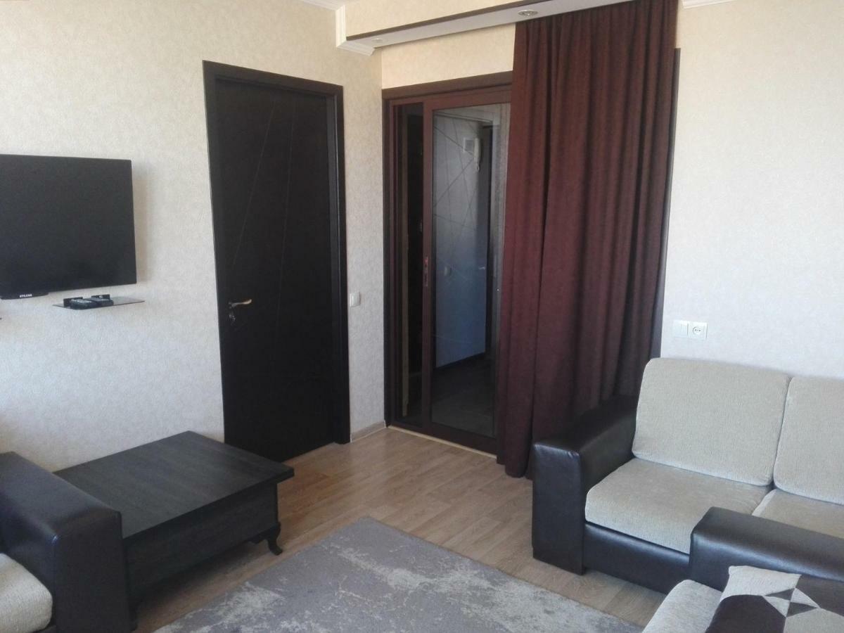 Var-Ketili Appartement Tbilisi Buitenkant foto